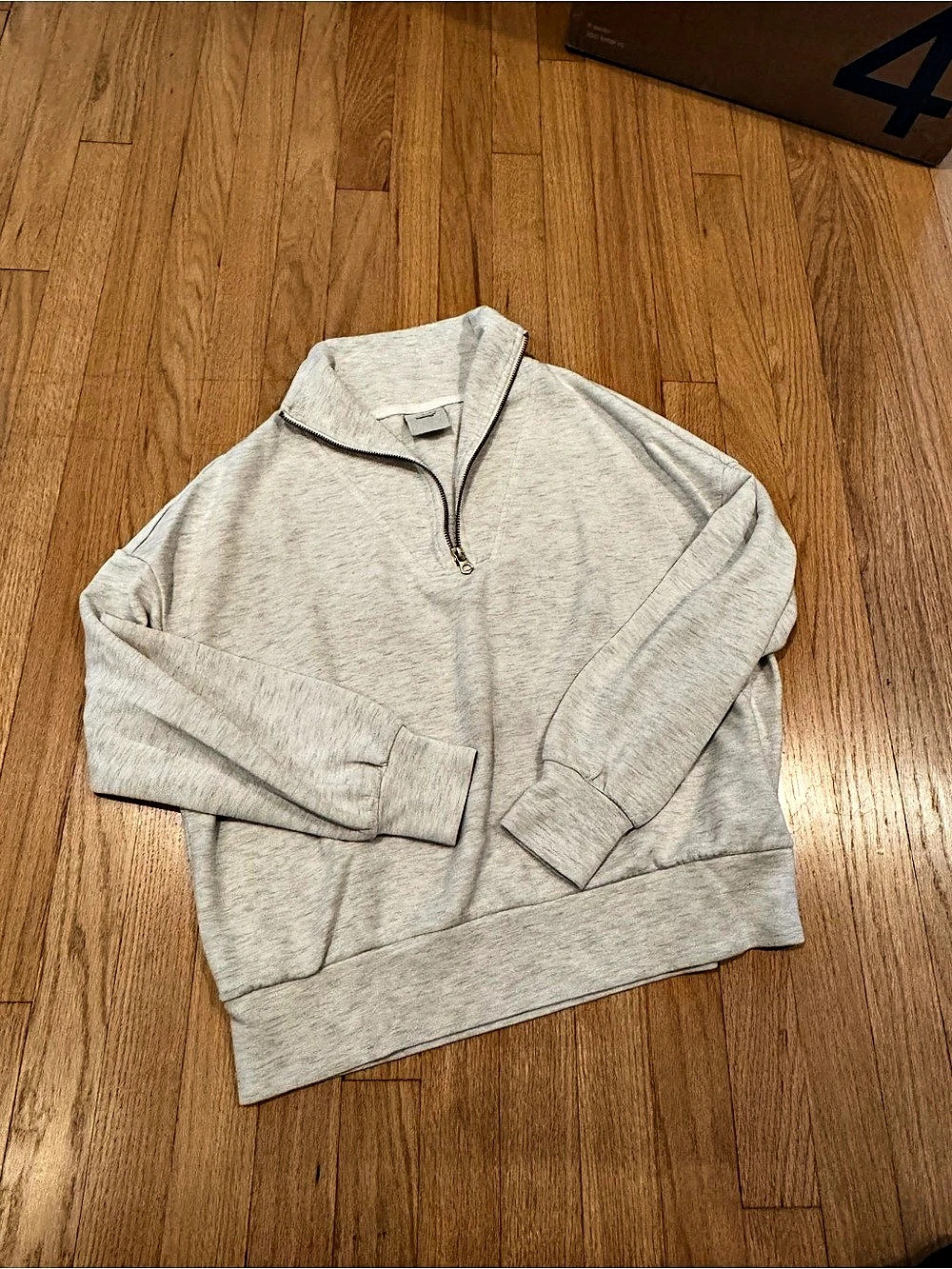 Varley Size SMALL Quarter-Zip Pullover in Gray Like New